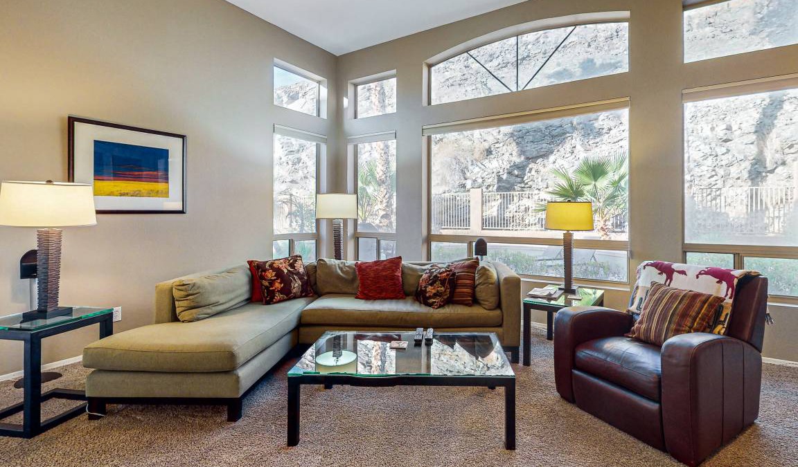Foothills House | 252 m² House ∙ 3 bedrooms ∙ 6 guests