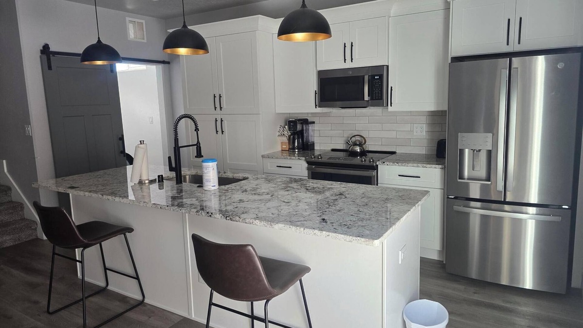 Elko House | #2605 Spacious 5-bedroom house with WiFi, Near amenities in Elko