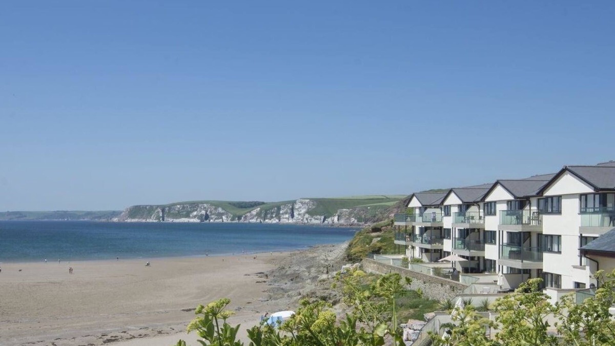 Bigbury-on-Sea Cottage | 27 BURGH ISLAND CAUSEWAY, family friendly in Bigbury-On-Sea