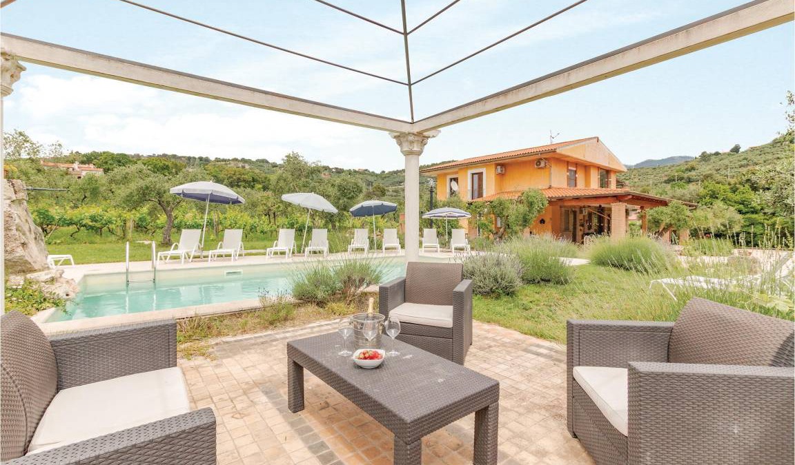 Itri House | 270 m² House ∙ 7 bedrooms ∙ 14 guests