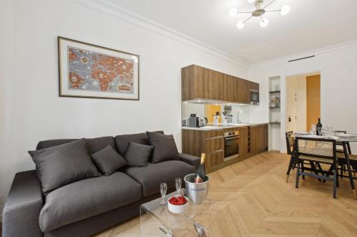 Quartier de la Porte-Saint-Denis Apartment | 270 Suite Haute - Superb apartment in Paris.