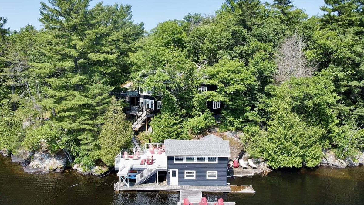 Muskoka Lakes House | 277 Lake Muskoka Summ