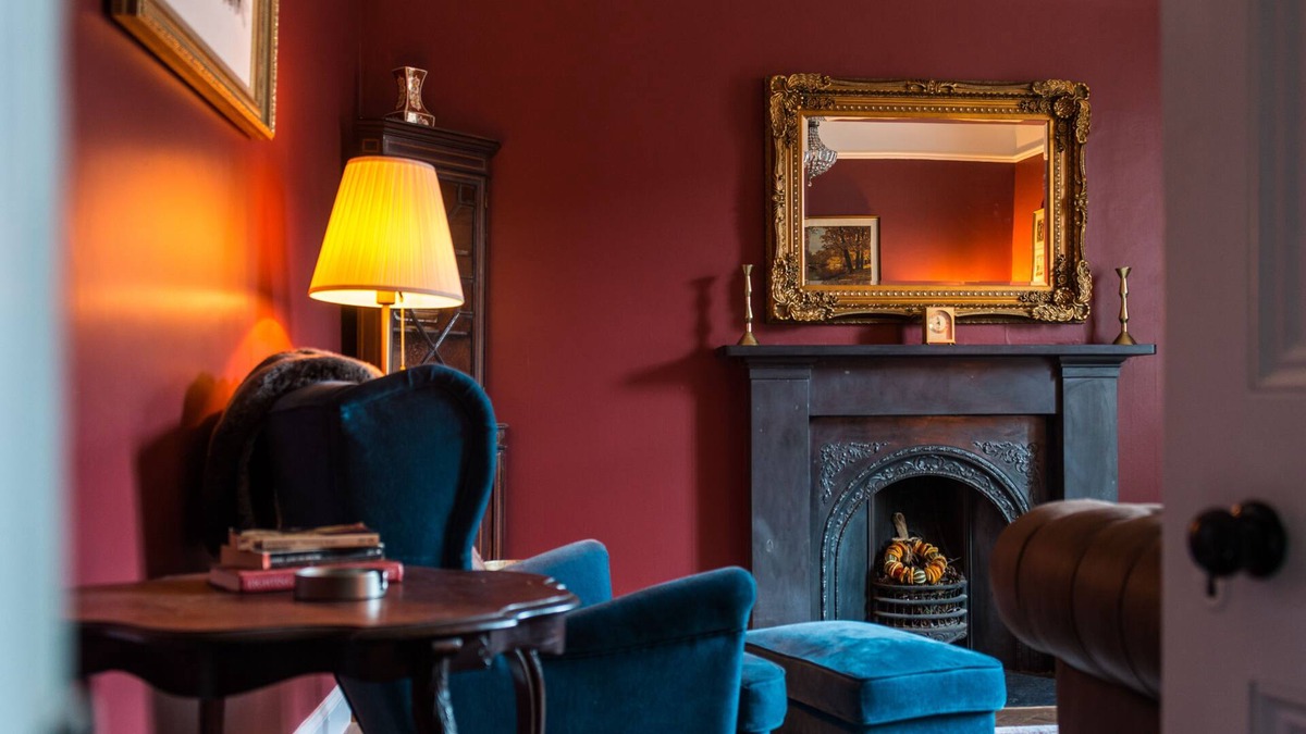 Bonnington Cottage | 28 Avondale Place - an edinburgh that sleeps 4 guests in 2 bedrooms