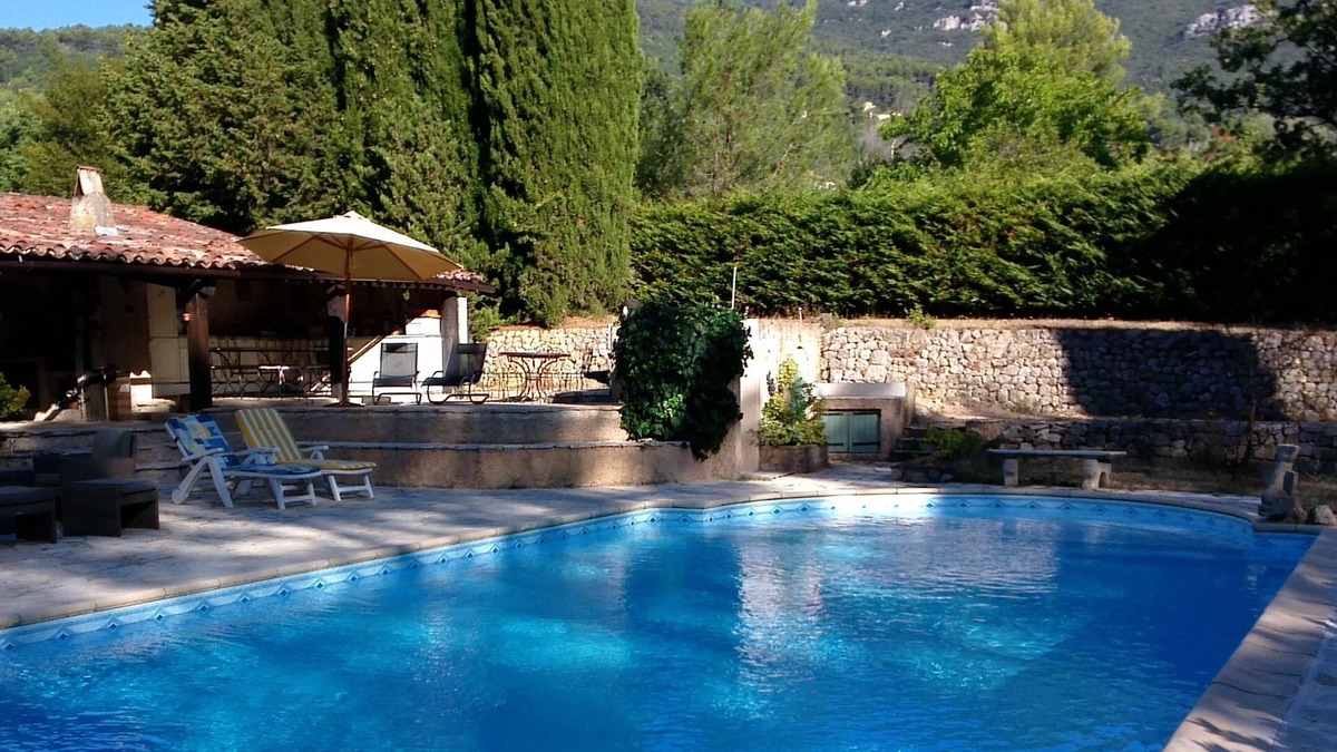 Seillans Villa | 280 M² property, 5 bedrooms, sleeps 12, air-conditioned, 7000 M2 of flat land