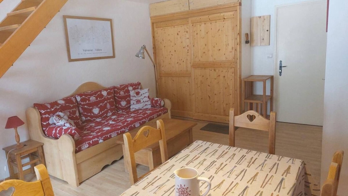 Valloire Apartment | 280m from ski slopes, 3rd floor, balcony, parking, tv, ski locker, 48m², Valloire