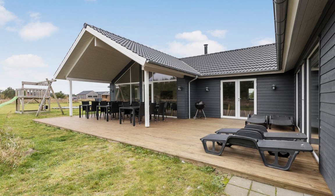 Bratten Strand House | 287 m² House ∙ 9 bedrooms ∙ 22 guests