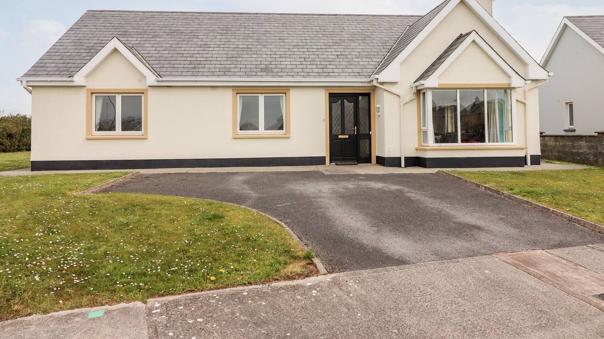 Doonbeg House | 29 CHURCH FIELD, family friendly in Doonbeg, County Clare