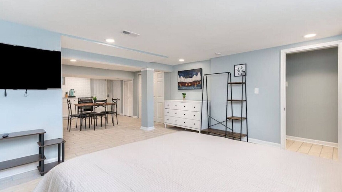 Dundalk Condo | 2939 Liberty Basement NEW! · Convenient & Affordable Dundalk Studio!