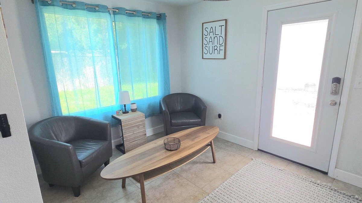 Daytona Beach House | 2B/2B less than 10 minutes from the beach - Newly Remodeled Home