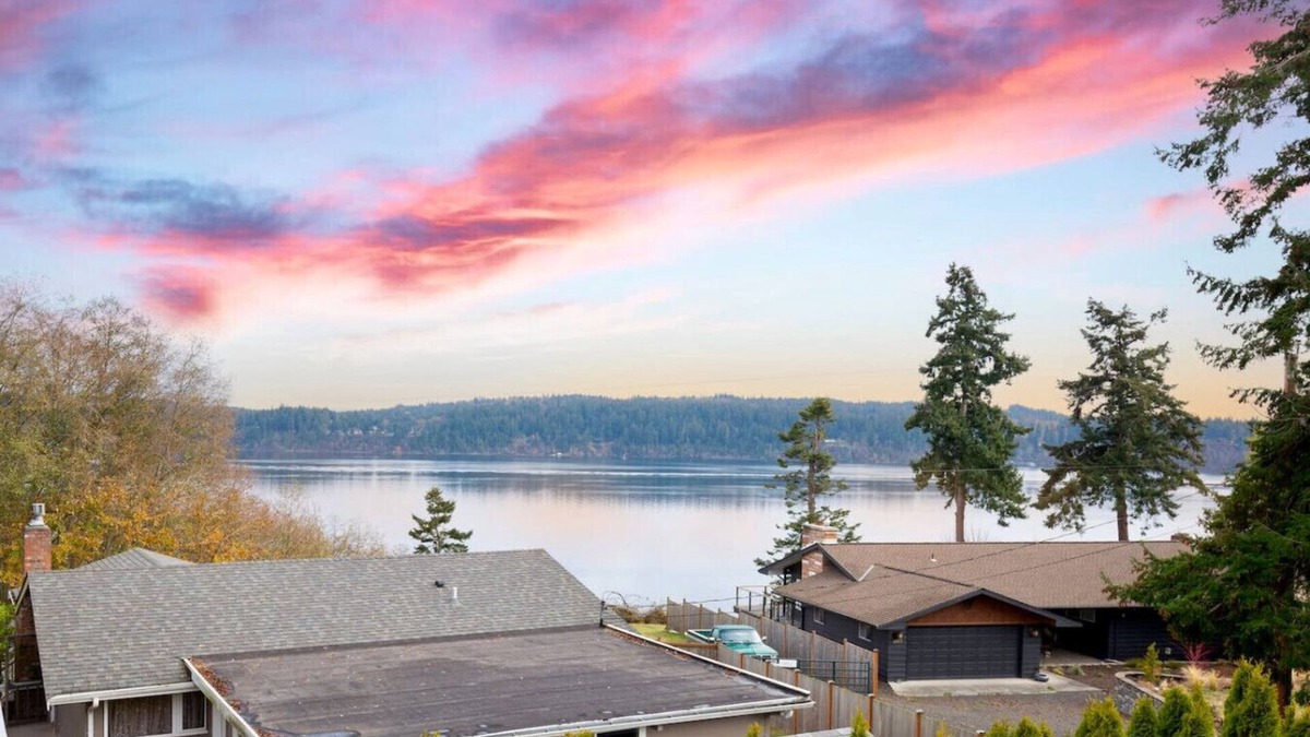 Freeland House | 2b1b Unit @Whidbey Island w/Game Room + Hot Tub