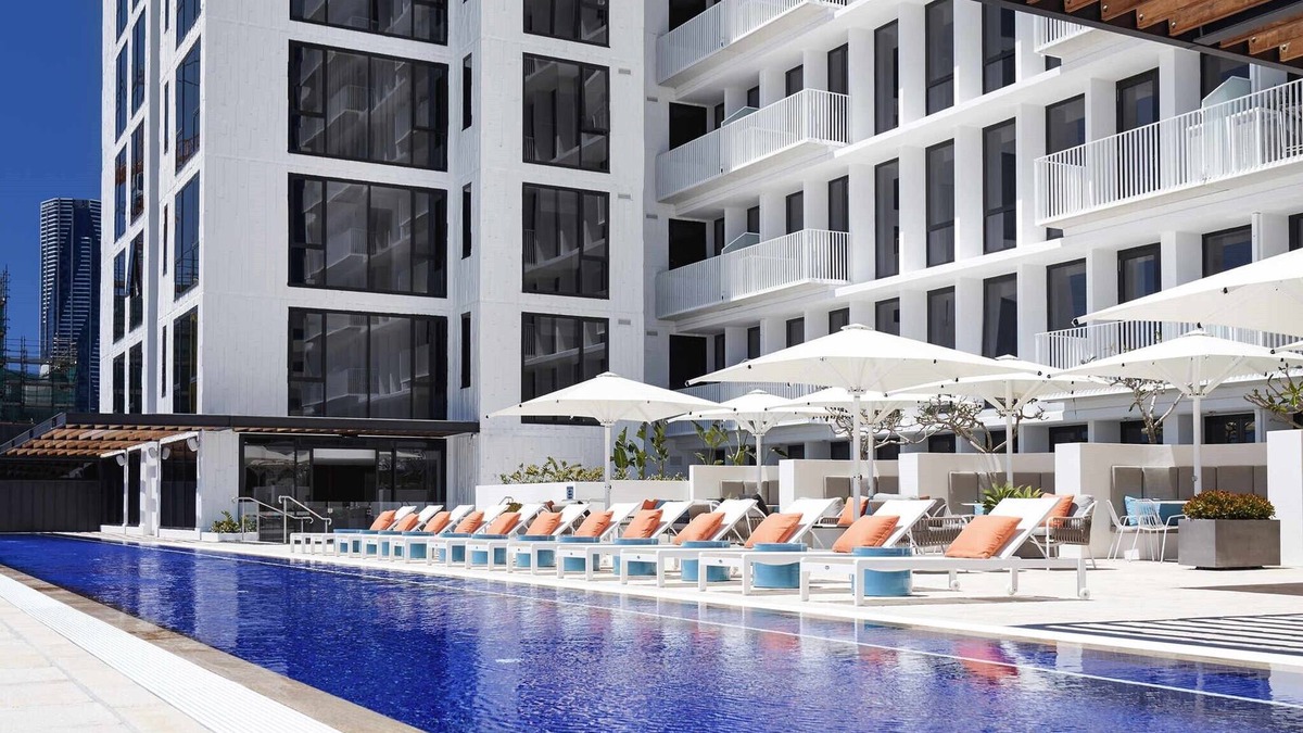 Spring Hill Apartment | 2B2B City Views + Parking