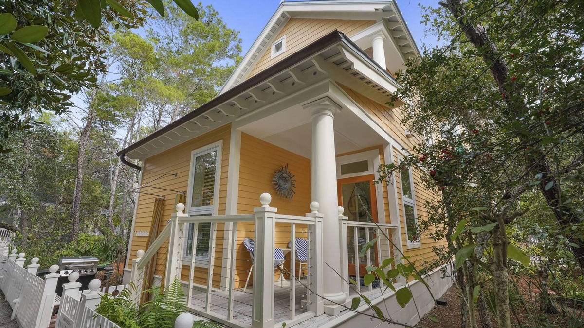 Seaside House | 2BD, 2 Kings, Renovated Home in Prime Seaside Location, 2 Adult Bikes!