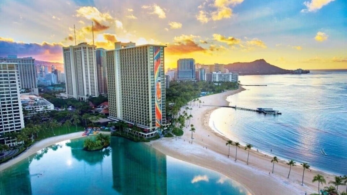 Waikiki Resort | 2Bd/2Ba Condo at Lagoon Tower Hilton Hawaiian Village Sleeps 6