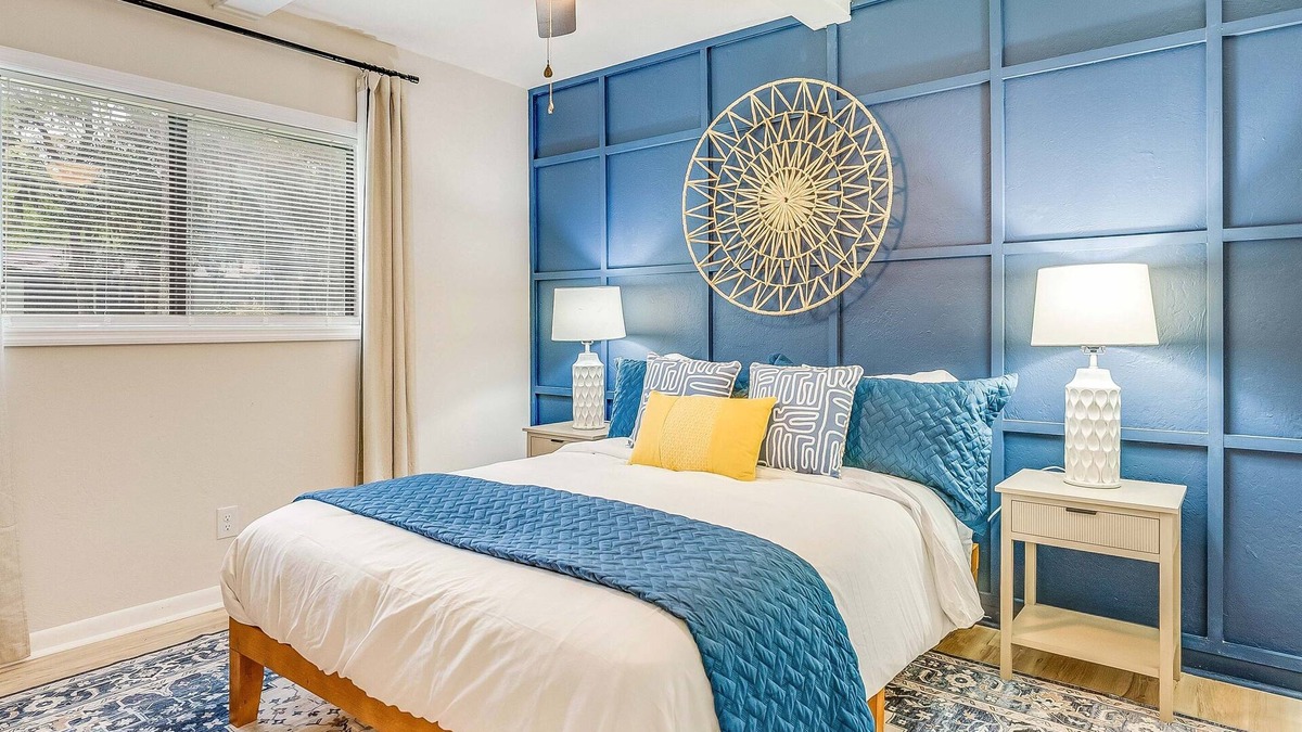 Windsor Forest Condo | 2bd/2ba Condo * Renovated * Dogs Welcome * Condo in Savannah*30+ day stay *Pool