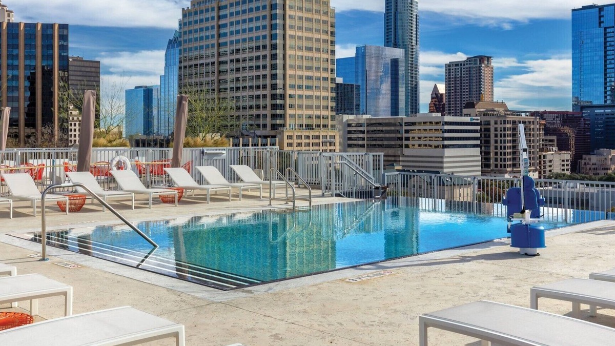 Civic District Resort | 2BD/Austin - Full Kitchen, W/D, Balcony, Fire Pit!