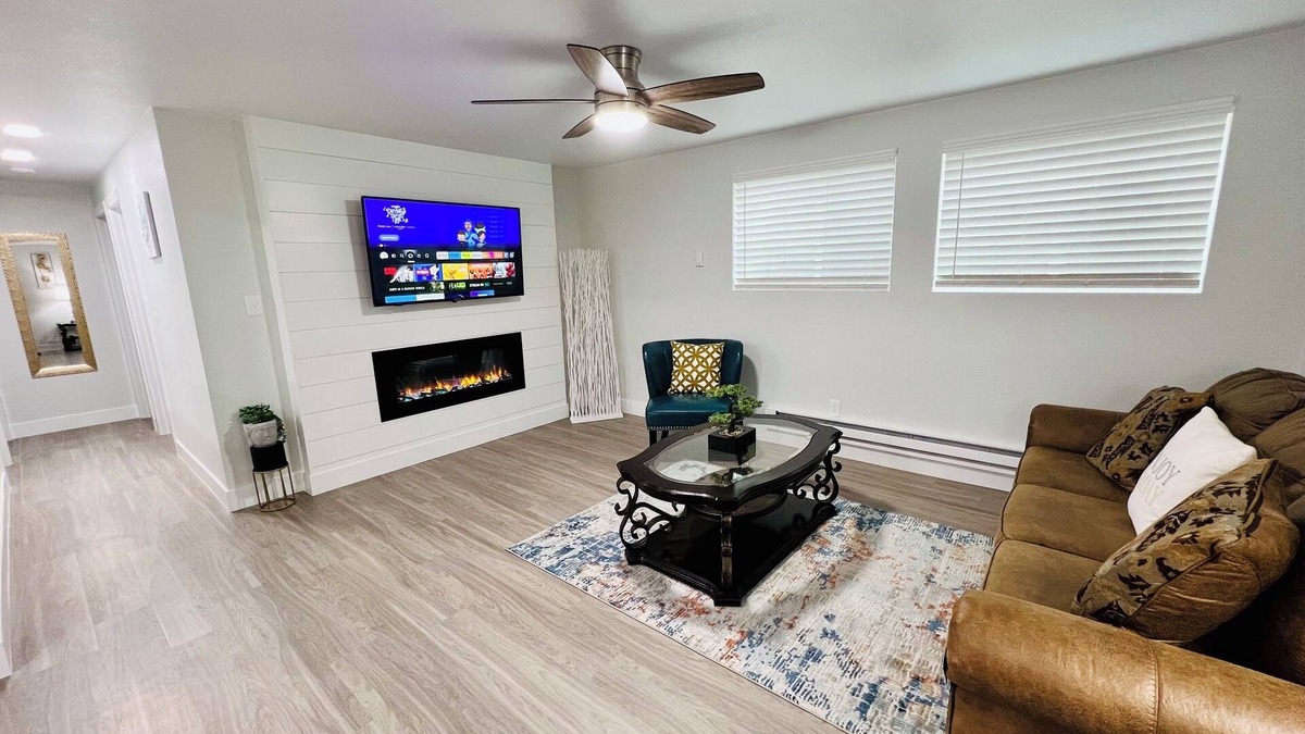 Heather Gardens House | 2BD Guest Suite in Basement – Spacious and Private Half of the Home