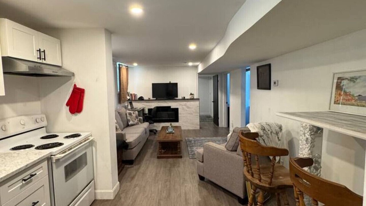 London Apartment | 2bd Near LHSC, UWO, Fanshawe College