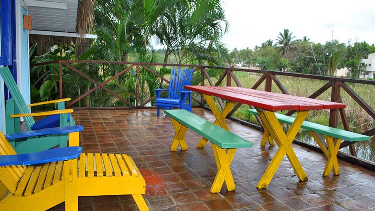 ProCab House | 2BD treehouse in lush tropical settings, near restaurants/shops/beach