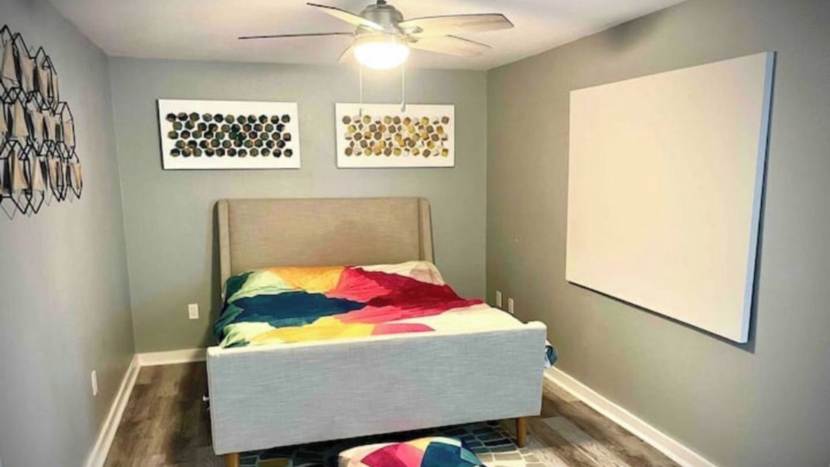 Bay City Apartment | 2Bed, 1Bath - Urban Retreat New!