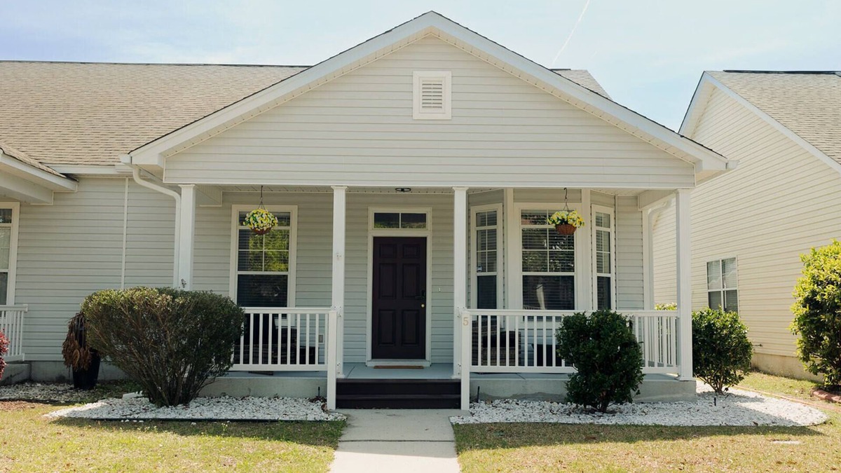 Bluffton House | 2bed 2bath house with WiFi, Fence patio in Bluffton SC 10 min of Hilton Head