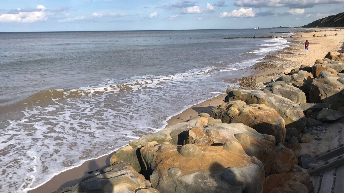Mundesley Ski Chalet | 2bed-beachfront Sea-view-norfolk Home-pet Friendly