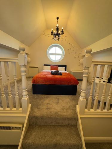 St Helens Apartment | 2beds at St Helens Near Town Center & Theater, Free Parking, WiFi