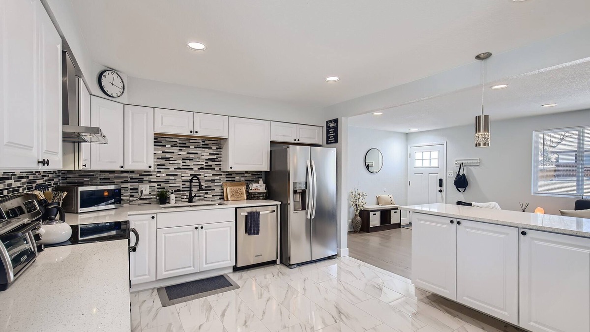 Lamar Heights Area Apartment | 2BR/1B Private Home, EV Charger, Pet Friendly, Close to DT