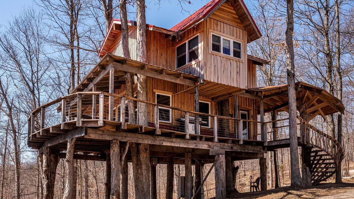 Gnaw Bone House | 2BR, 1BA HAND BUILT MOUNTAIN TOP TREE HOUSE with Hot tub