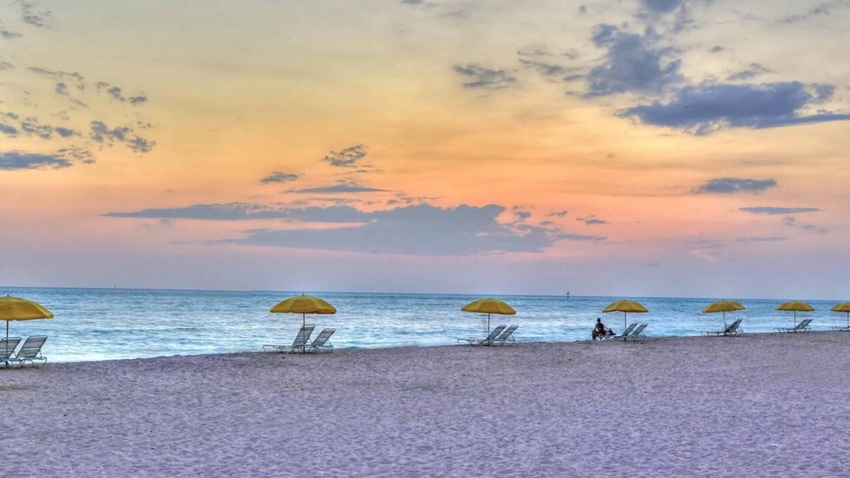 Treasure Island Condo | 2BR/2BA Beach Condo: Pool & Full Kitchen