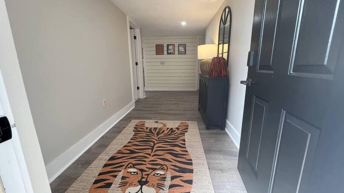 Auburn Condo | 2BR/2BA Renovated Condo under 1 mile to Toomers