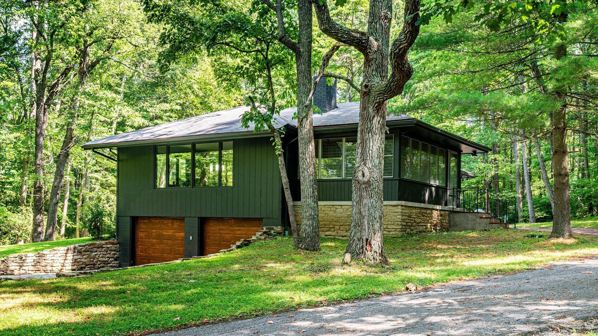 Helmsburg House | 2BR, 3.5 BA Retreat