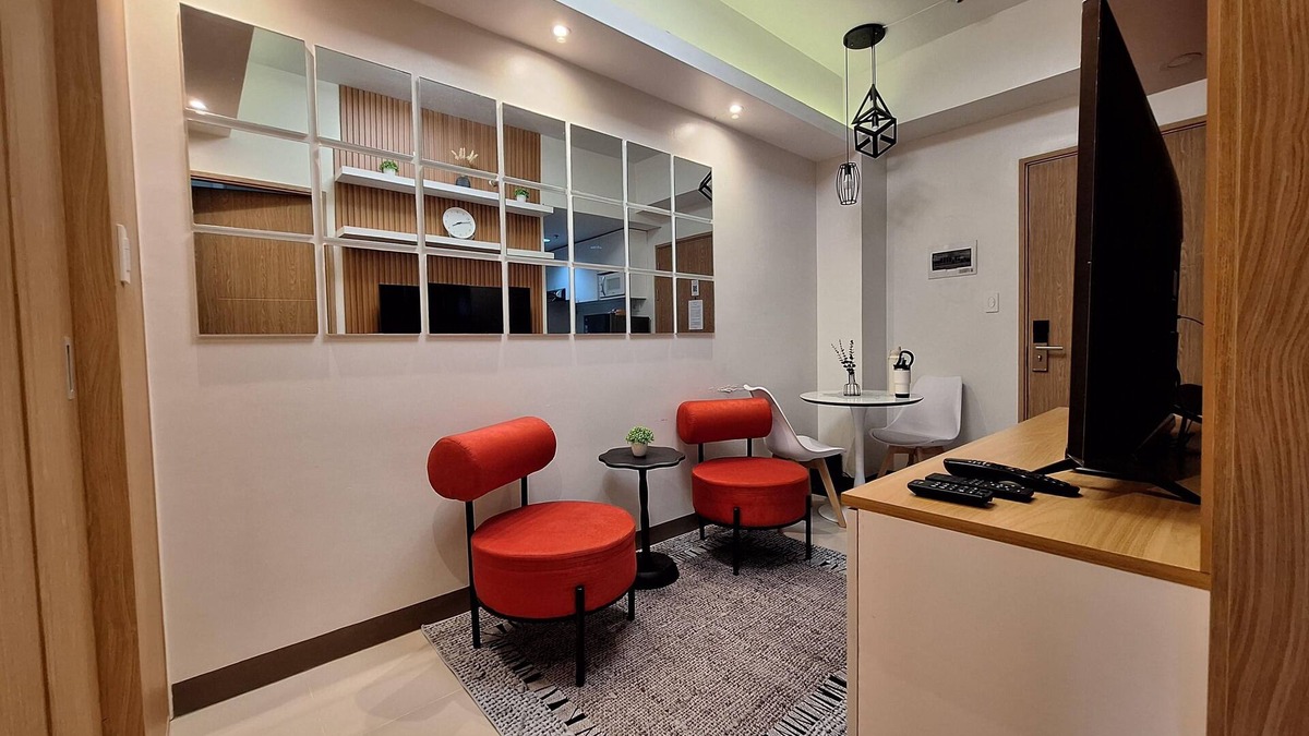 Paranaque Condo | 2BR Apartment Plus Parking near NAIA AIRPORT in Tower A SMDC Bloom Residences