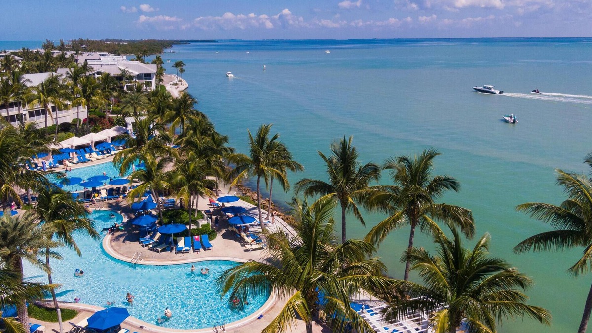 Captiva Resort | 2BR Beach Retreat - Watch Radiant Sunsets over the Gulf -100 Yards From Beach!