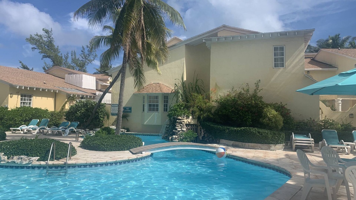 Paradise Island Condo | 2BR Beachfront Condo - Paradise Island - Direct Beach Access & Steps to Atlantis