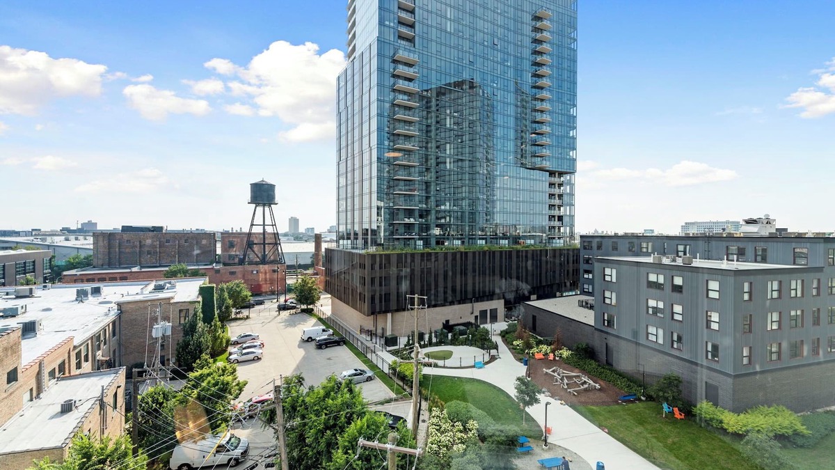 River North Hotel | 2BR City Escape