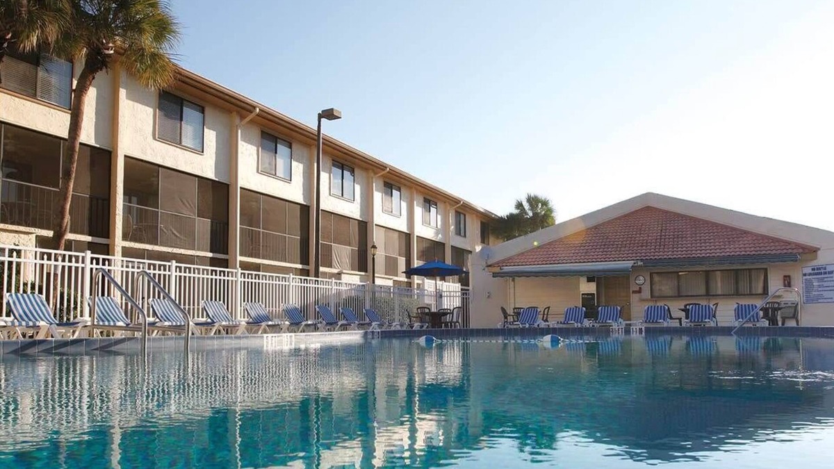 Florida Center Condo | 2br Condo Fun w/family Close to Disney!