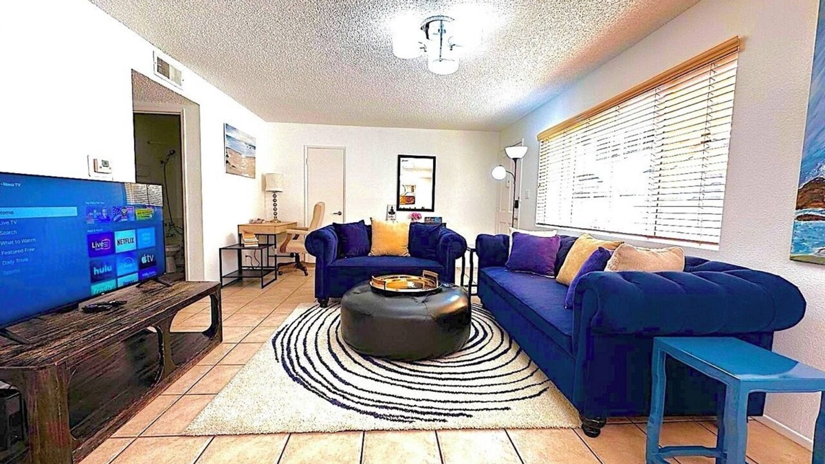 Tarzana House | 2BR Condo w/King Bed + 3 Pools, Hot Tubs, Basketball Court & More!
