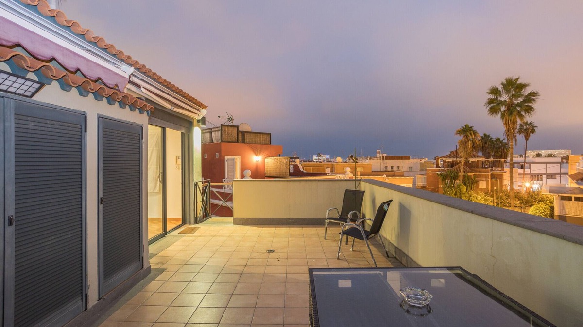 Las Palmas de Gran Canaria Ski Chalet | 2BR Penthouse with Terrace and City views