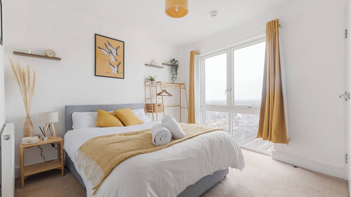 Harrow Apartment | 2BR Flat Close to Wembley | Quick Tube To London!