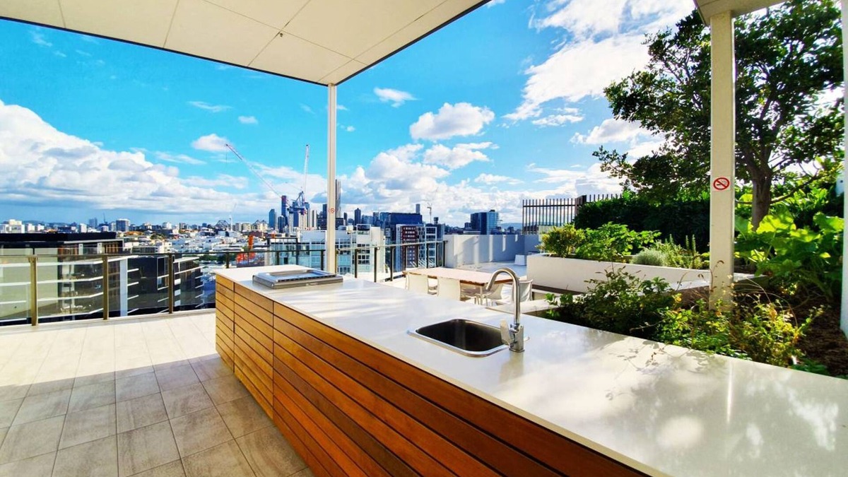 Newstead Apartment | 2BR Food Drink Hub Gym Pool Views Roof Terrace