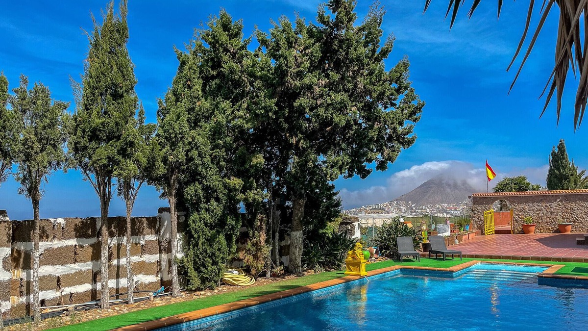Galdar House | 2BR Gáldar House - Private Pool & Terrace