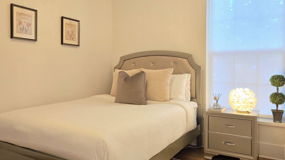 Fox Point Apartment | 2BR Garden Apt w/Parking Near Brown & RISD