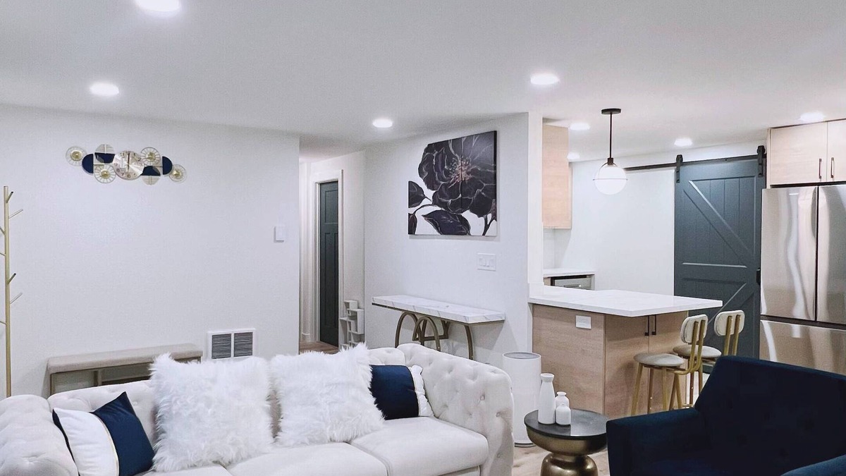 Mountlake Terrace House | 2BR Guest Suite at The Blue House