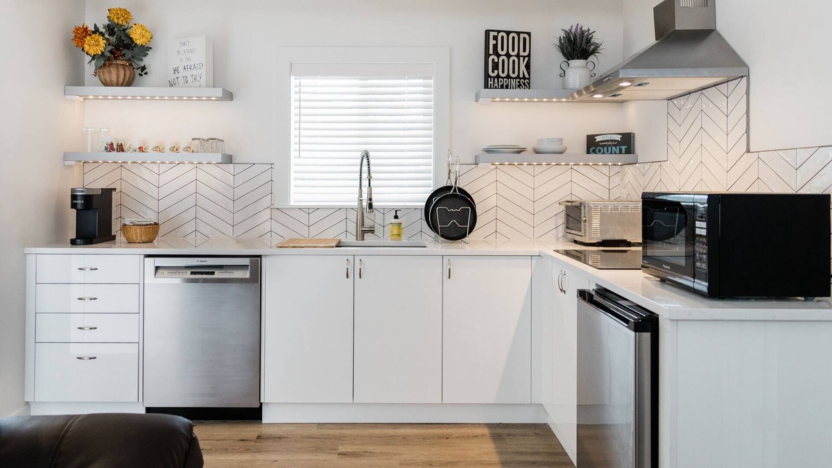 Bothell Apartment | 2BR Guest-suite hosted by Cathy and Yang