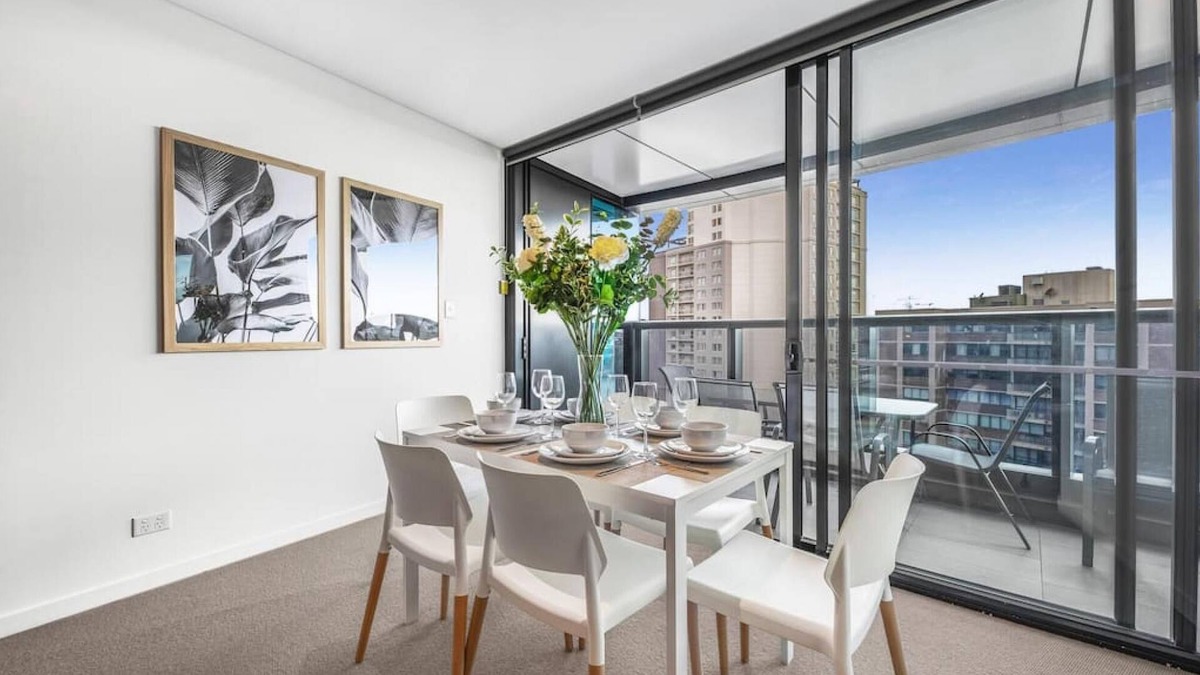 Brisbane Central Business District Apartment | 2BR Luxury Skytower -CBD -Pool -Gym -Netflix