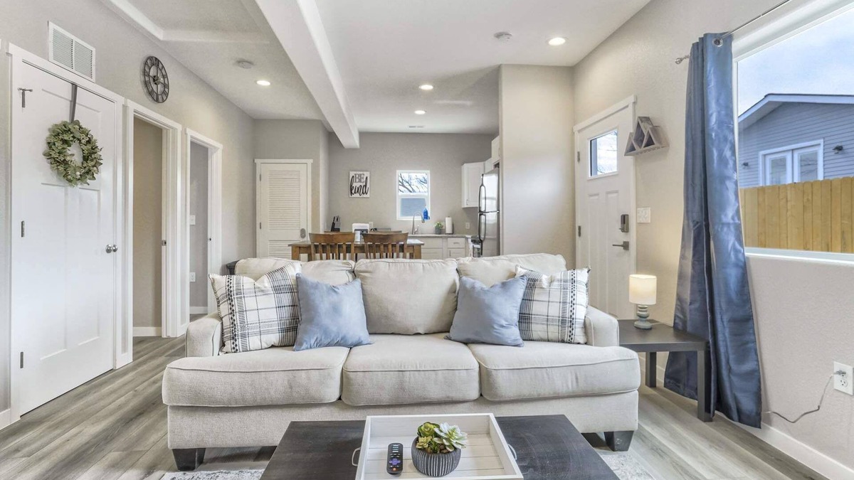Monument House | 2BR Modern Cottage with Hot Tub in Monument Near USAFA, Park