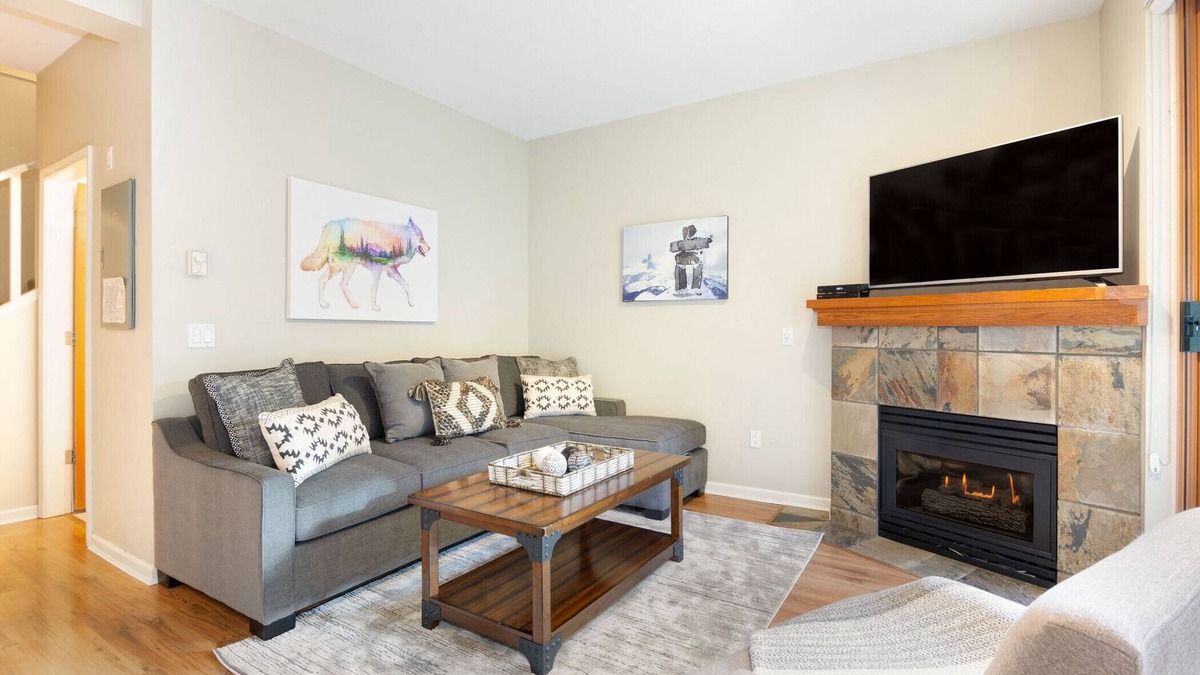 Village North Villa | 2BR Modern Home in Whistler Village-Hot tub & Pool