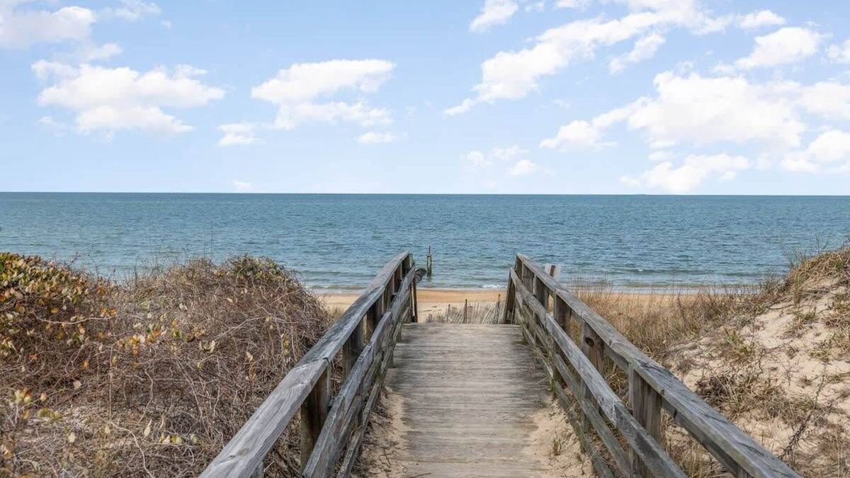 Cottage Line Apartment | 2BR Ocean Oasis Suite | Beach | Pool