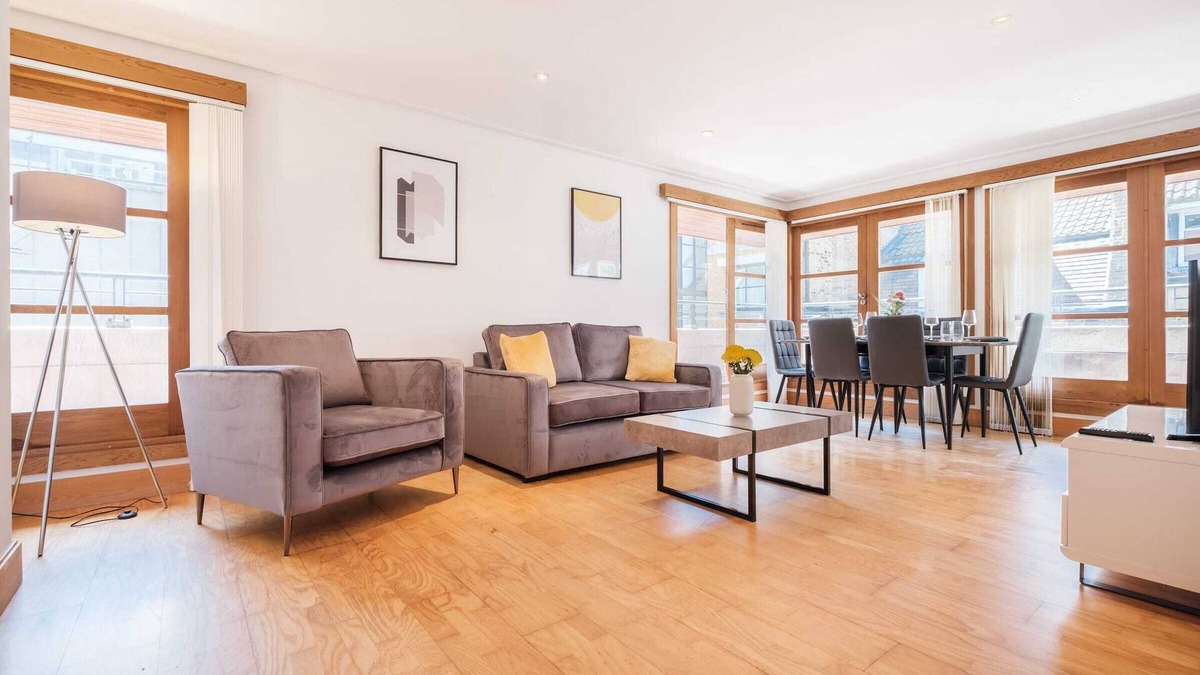 The City of London Apartment | 2BR Penthouse with Terrace in the Heart of Holborn