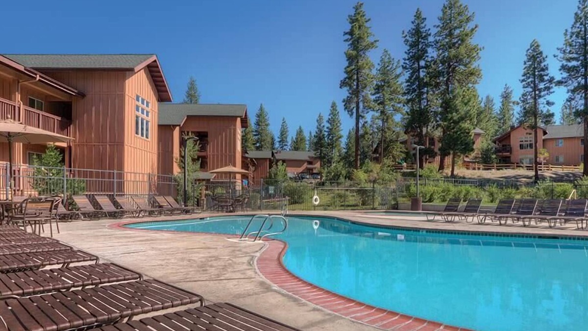 Elk Point Condo | 2br Presidential Condo Hike, fish, Swim!